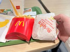 -麦当劳(轻轨曹杨路店)