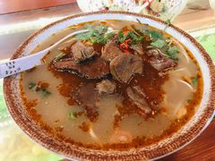 半筋半肉面-金杨拉面王小吃面馆·牛三宝面·红烧牛肉粉