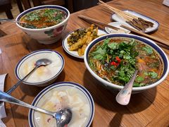 -云阿蛮云南生烫牛肉米线(奉贤路店)