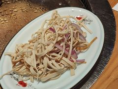 -山河屯铁锅炖·非遗东北菜(南山店)