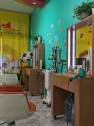 -爆米花儿童美发乐园