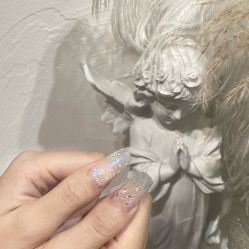 -花岐款式专研健康美甲沙龙