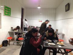 -丁红照水煎包胡辣汤