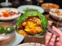 咸蛋黄肉松麦青团-环球港凯悦 · 享悦中餐厅
