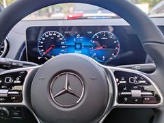 -天津波士信达奔驰4S店(卫津南路店)