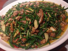 大盘肥肠鸡-易老头三样菜(南滨路总店)