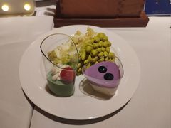 -广州万富希尔顿酒店·感趣自助餐厅·金秋蟹宴生蚝海鲜刺身