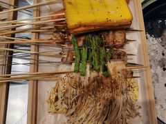 -山野的朋友露营炭火烤肉