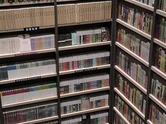 -钟书阁(群光广场店)