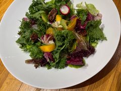 牛油果拌菜-壹零捌道·北京烤鸭(车公庄店)