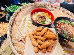 -爆炸头阿姨小四川正宗川味小吃(无任何分店)