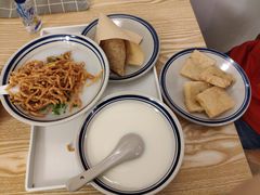 -正南齐北·老街糯米团(洪崖洞店)