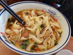 传统招牌猪肉面-顺溜·手工刀削面·黑金店(铜锣湾店)