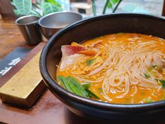 -银米·云南传统过桥米线(双廊黑金冠店)
