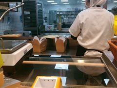 -鲍师傅糕点(百盛西南商都店)