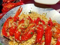 -肥小宝·金牌油焖大虾(襄阳龙虾地标店)