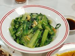 猪油渣炒油麦菜-明本湛江鸡•海鲜小厨(陈家祠店)