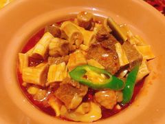 峨眉山川笋烧牛肉-周渝食惦·酸菜鱼精致川菜(横岗店)