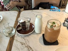 -ROAST coffee & eatery