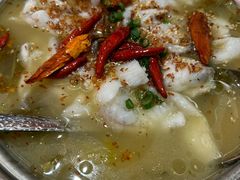姚姚酸菜鱼（中份）-姚姚酸菜鱼·金戈戈香港豉油鸡(喜荟城联名店)