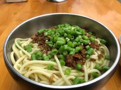 素椒杂酱面-左撇子私房面