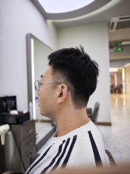 -苏豪路易士·嘉玛发廊