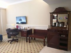 -深圳富苑皇冠假日套房酒店
