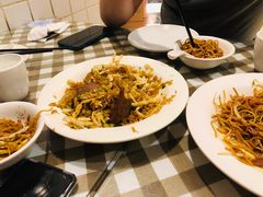 -新大咀港式茶餐厅(宝山万达店)