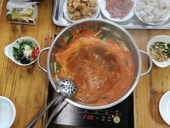 -苗伯妈酸汤火锅