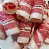 品尝烤肉美味