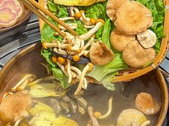 -阿山卓·野生菌火锅·纳西火塘烤肉