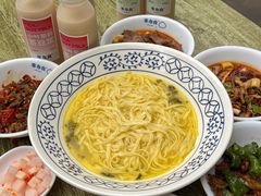 -李与白包子铺(桐梓林店)