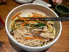 鸡丝凉米线-云海肴·汽锅鸡·云南菜(美罗城店)