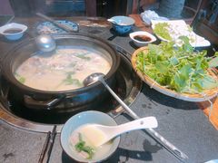 -大匠工房古船木艺术餐厅·猪肚鸡专门店(长白仙岛店)