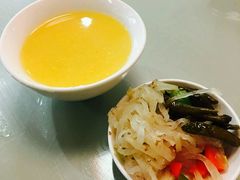 免费的粥和小菜很好-闫家驴肉老店(华电一校店)