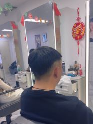 -米娜护肤造型