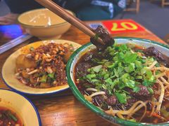 鸭血-拈签一笑黄牛肉辣卤串串