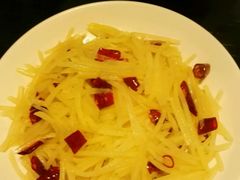 酸辣土豆丝-我去·春饼文化主题餐厅(国定路总店)