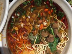 张飞牛肉面-爆炸头阿姨小四川正宗川味小吃(无任何分店)