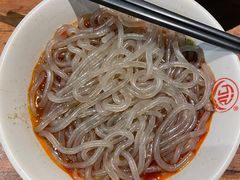 万记特色酸辣粉-万记麻辣烫国展总店