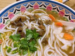 -鑫花溪牛肉米粉(人民广场店)