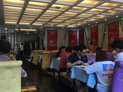 大堂-红蜡烛•瓦罐粥家常菜•夜宵(中山路店)