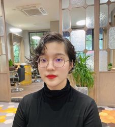 -苑苑发型设计