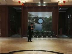 -山明水秀大饭店