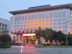 -西安唐隆国际酒店(大雁塔大唐不夜城店)