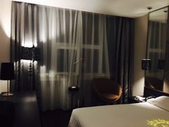 -桔子酒店(深圳东门湖贝地铁站店)
