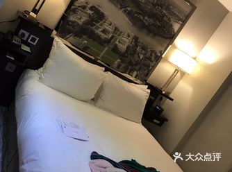 离希思罗机场的车程大概一个小时左右