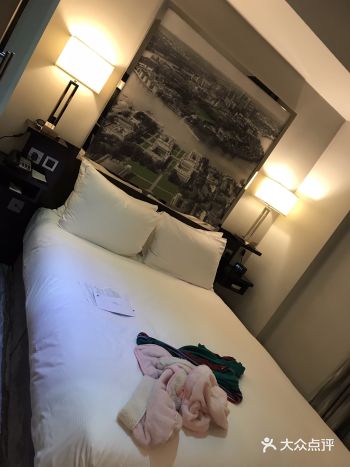 离希思罗机场的车程大概一个小时左右