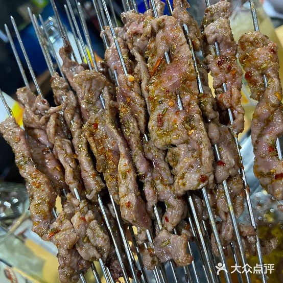 张记老友聚张小串烧烤夜市