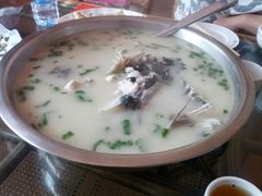 炖鱼头-雪野鱼头大王邢府公老店(雪野湖店)